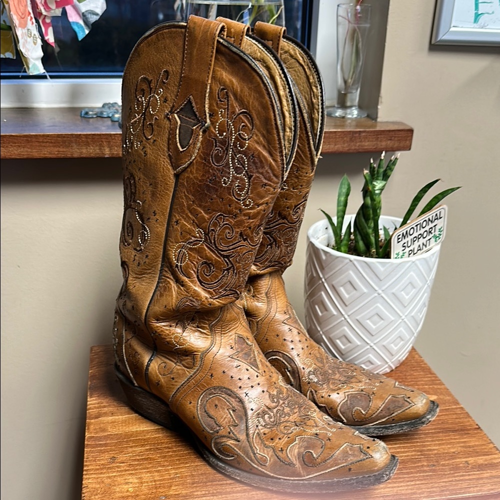 Embroidered Brown Leather Cowboy Boots